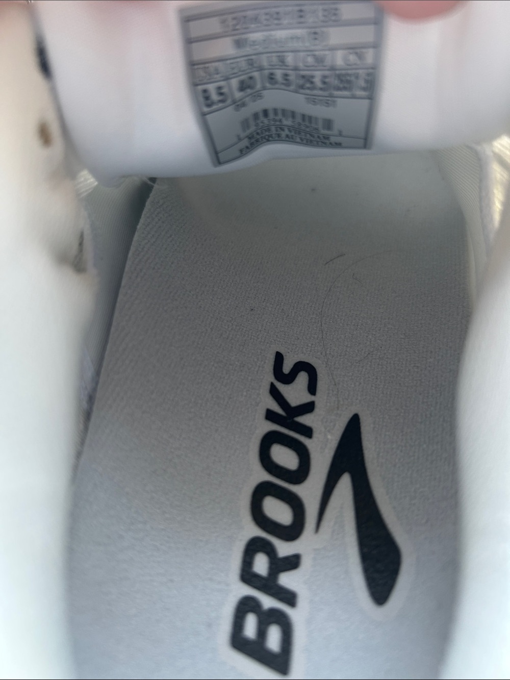 Brooks Launch 11 Running Shoes - White with Gum Sole - Picture 9 of 10